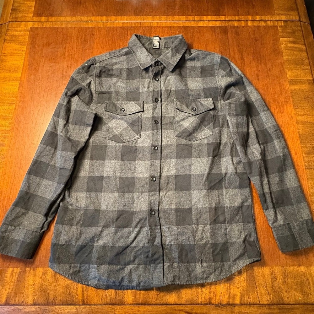 Independent Trading Company Gray Black Buffalo Flannel Button Up Shirt Small